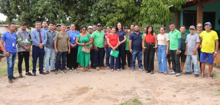 Reunião discute acesso ao programa Fomento Mulher em Juruti.
