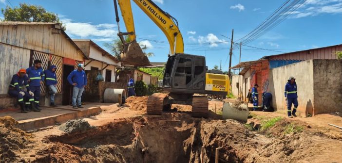 Projeto Integrado: obras de drenagem profunda avançam no bairro Nova Jerusalém.
