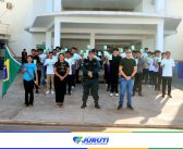 Cerimônia de Juramento à Bandeira para cidadãos dispensados do Serviço Militar.