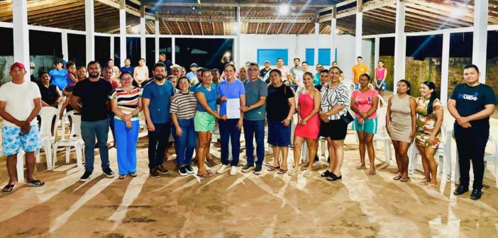 Assinatura da Ordem de Serviço para a construção de uma quadra poliesportiva na comunidade Café Torrado.